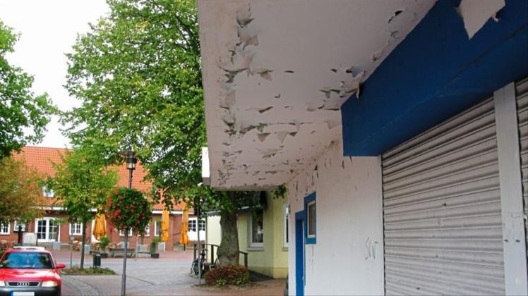 Von Verfallserscheinungen gekennzeichnet: der ehemalige Kiosk an der Ecke Rathausstraße/Markt. Von Verfallserscheinungen gekennzeichnet: der ehemalige Kiosk an der Ecke Rathausstraße/Markt.