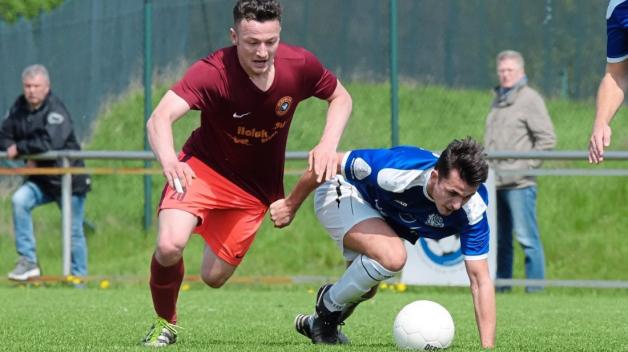 Zukunft ungewiss: Dennis Kuhn (links) spielt vorerst nicht (mehr) für den SV Baris Delmenhorst. Zukunft ungewiss: Dennis Kuhn (links) spielt vorerst nicht (mehr) für den SV Baris Delmenhorst.