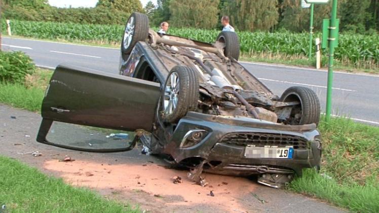 Ein betrunkener 31-Jähriger aus Halle hat am Sonntagabend auf der B 68 in Borgholzhausen einen Unfall verursacht. 