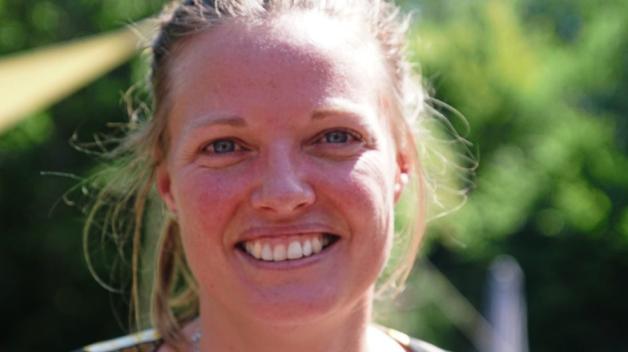 Nicola Scholl, ehemalige Bundesliga-Handballerin des VfL Oldenburg, von Borussia Dortmund und des SC Greven. Sie lebt seit 2012 in Südafrika. Dort hat sie die gemeinnützige Organisation Play Handball gegründet, die sich für Kinder und Jugendliche einsetzt. Nicola Scholl, ehemalige Bundesliga-Handballerin des VfL Oldenburg, von Borussia Dortmund und des SC Greven. Sie lebt seit 2012 in Südafrika. Dort hat sie die gemeinnützige Organisation Play Handball gegründet, die sich für Kinder und Jugendliche einsetzt.