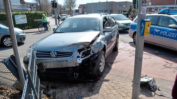 Auf der Kreuzung Grüppenbührener Straße/Ecke Brüninger Weg in Ganderkesee hat es am späten Samstagvormittag einen Unfall gegeben. 