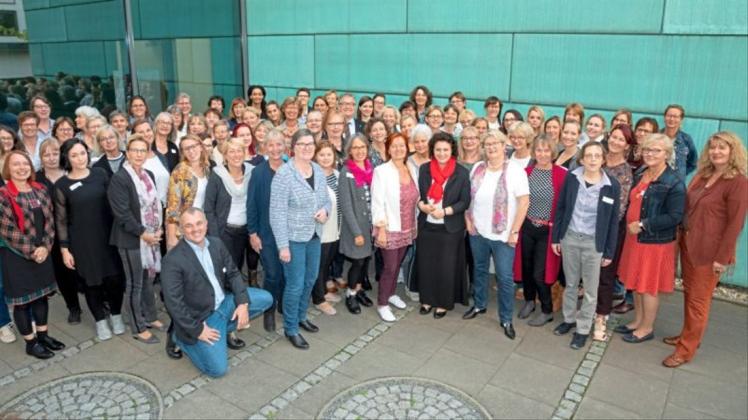 Die 75 Gleichstellungsbeauftragten des Landes Niedersachsen bei der Landeskonferenz. 