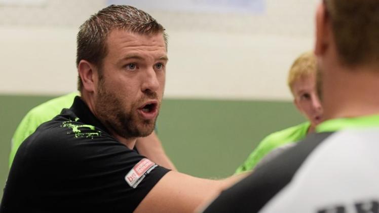 Möchte seine Mannschaft an diesem Samstag beim SV Beckdorf zu einem Erfolg führen: Björn Wolken, Trainer der Oberliga-Handballer des TV Neerstedt. Möchte seine Mannschaft an diesem Samstag beim SV Beckdorf zu einem Erfolg führen: Björn Wolken, Trainer der Oberliga-Handballer des TV Neerstedt.