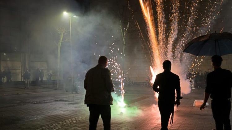 Die Polizei rät für Silvester zu Vorsicht im Umgang mit Feuerwerk und Alkohol. 