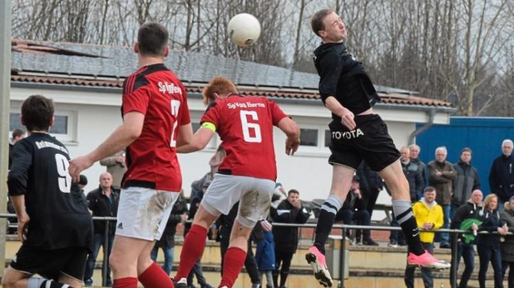 Die Kreisliga-Fußballer des Delmenhorster TB sind mit einem Heimsieg in den zweiten Teil der Saison 2017/2018 gestartet. Sie gewannen am Sonntag das Kellerduell gegen die SVG Berne mit 1:0. 