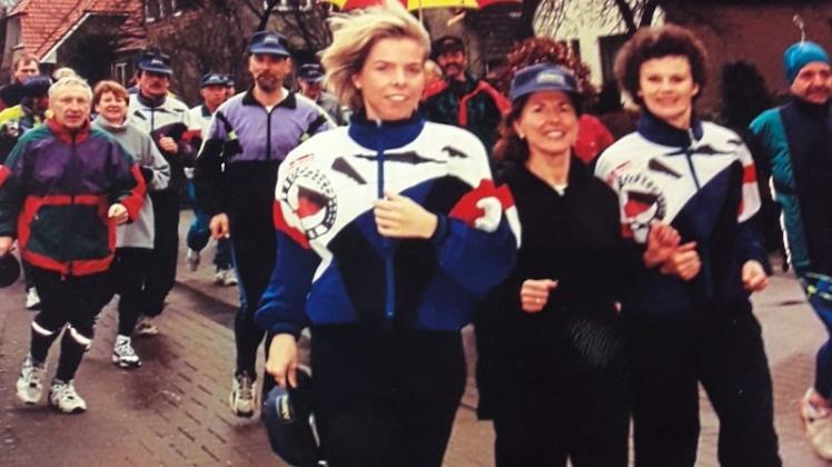 9. März 1998: Zum Zehnjährigen starten die Mitglieder des Lauftreffs ihren Jubiläumslauf. 