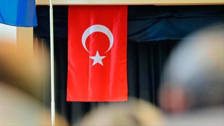 Nach offiziellen Angaben sitzen zurzeit sieben Deutsche „aus politischen Gründen“ in türkischen Gefängnissen. Nach offiziellen Angaben sitzen zurzeit sieben Deutsche „aus politischen Gründen“ in türkischen Gefängnissen.