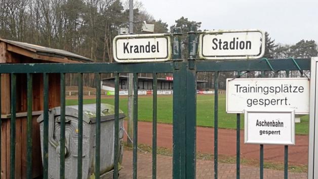 Hier geht nichts: Das Krandelstadion in Wildeshausen ist am Wochenende für Fußballspiele gesperrt. 