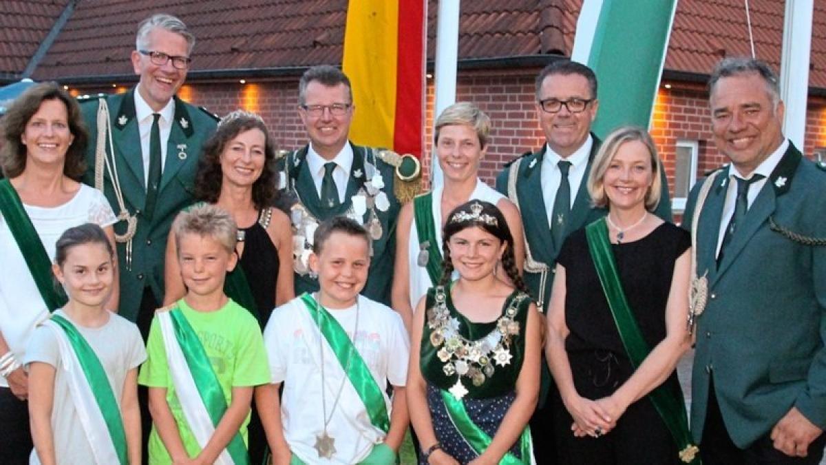 beim-sch-tzenfest-in-icker-ist-das-ganze-dorf-auf-den-noz