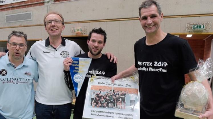 Der Erfolgstrainer geht: Sven Engelmann (rechts) hatte bei der HSG Grüppenbühren/Bookholzberg vier ereignisreiche und erfolgreiche Jahre – gekrönt mit der Verbandsliga-Meisterschaft 2017. 