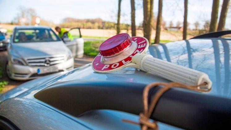Bei Geschwindigkeitskontrollen in der Gemeinde Dötlingen ist am Dienstag ein junger Mann, der vermutlich unter Drogeneinfluss stand, mit fast 140 Stundenkilometern geblitzt worden. Symbolfoto: Michael Gründel Bei Geschwindigkeitskontrollen in der Gemeinde Dötlingen ist am Dienstag ein junger Mann, der vermutlich unter Drogeneinfluss stand, mit fast 140 Stundenkilometern geblitzt worden. Symbolfoto: Michael Gründel