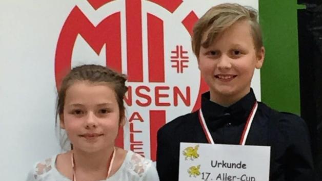 Überglücklich: Charlotta Meyer und Janosch Ahlers wurde Dritte. 