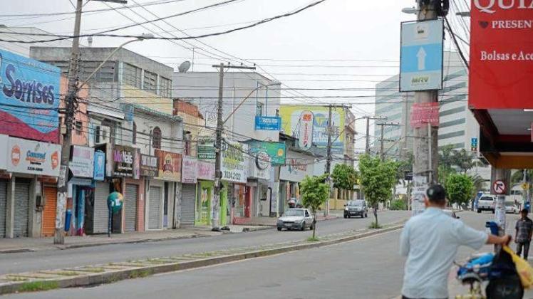 Geschlossene Geschäfte in Vitoria. Ein Streik der Polizei hatte dort zu einer Mordwelle geführt. 