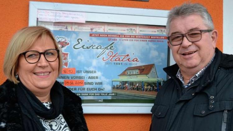 Tano und Tina Bertoldo sagen „Arrivederci“ und „Grazie“: Ihr Eiscafé in Hude wird in jüngere Hände übergeben. 