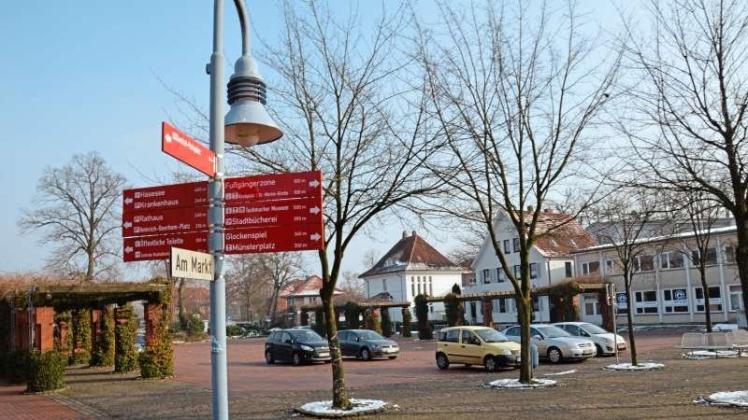 Bleibt der Marktplatz Parkplatz? Diese Frage wollen SPD und FDP neu mit den Bürgern diskutieren