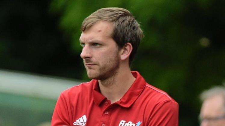 Visiert mit seinem Team den Klassenerhalt an: Sven Flachsenberger, Trainer der Bezirksliga-Fußballerinnen des VfL Wildeshausen. Visiert mit seinem Team den Klassenerhalt an: Sven Flachsenberger, Trainer der Bezirksliga-Fußballerinnen des VfL Wildeshausen.