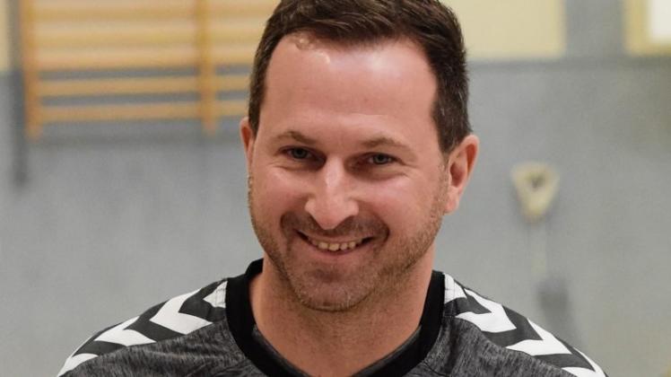 Hat mit seinem Team einen sehr guten Saisonstart hingelegt: Timo Stein, Trainer der Oberliga-Handballerinnen der HSG Hude/Falkenburg. 