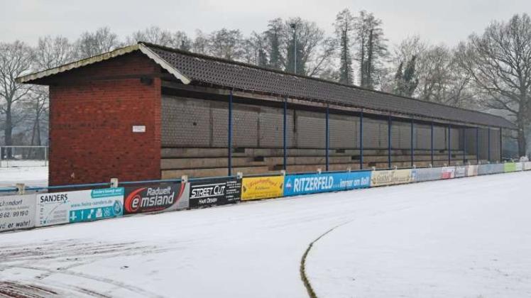 Kaum genutzt wird nach Angaben der Papenburger Stadtverwaltung die Tribüne im Aschendorfer Otto-Dölle-Stadion. 