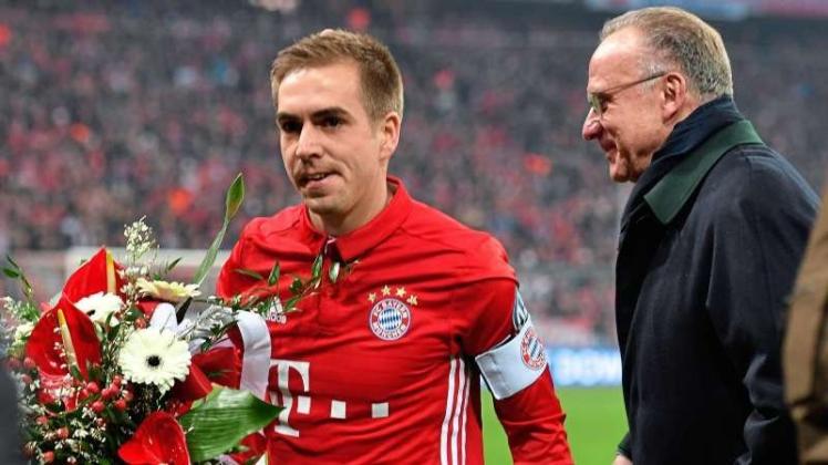 Bayern Münchens Kapitän Philipp Lahm wird nach Medienberichten seine Fußball-Karriere schon in diesem Sommer beenden. Der 33-Jährige stehe zudem nicht für den Posten des Sportdirektors beim deutschen Rekordmeister zur Verfügung. 