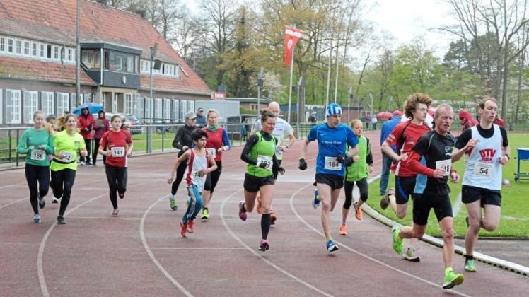 Im Stadion an der Düsternorstraße in Delmenhorst wird an diesem Samstag ein Läufertag ausgetragen. 