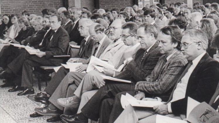 Unser Nostalgiebild zeigt die Einweihungsfeier des Projekthauses in der Aula des Gymnasiums Ganderkesee im Oktober 1987. 