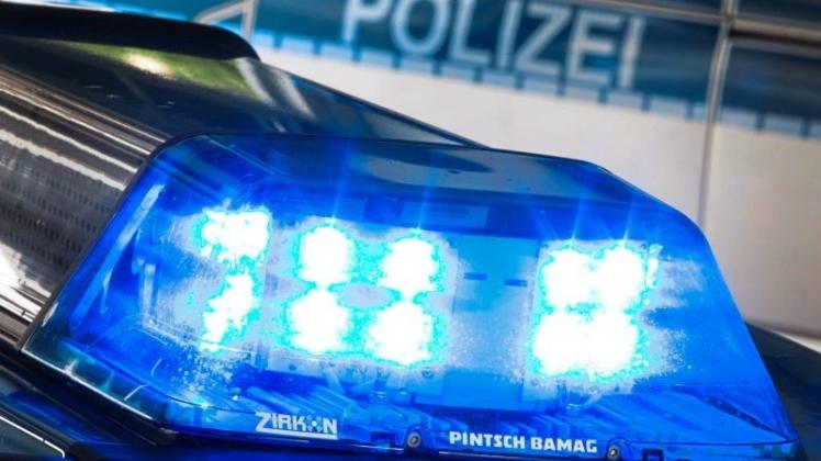 Die Polizei zog im Landkreis Oldenburg zwei betrunkene Autofahrer aus dem Verkehr. Symbolfoto: Friso Gentsch/dpa