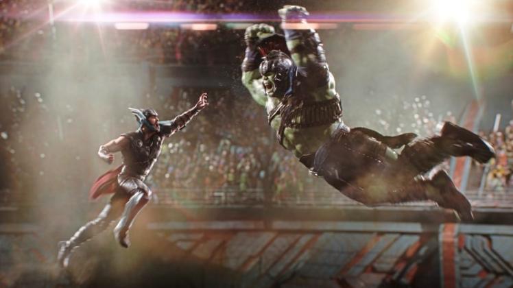 In „Thor: Tag der Entscheidung“ betreibt Taika Waititi die Demontage seines eigenen Marvel-Helden. Fotos: Disney, Marvel