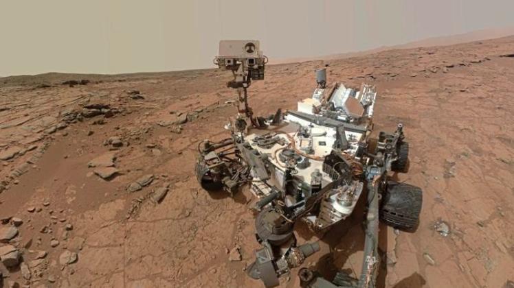 Selbstporträt des NASA Marsrovers „Curiosity“ bei der Arbeit auf dem Roten Planeten am 03.02.2013. 