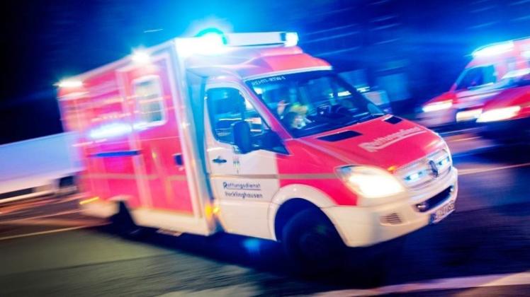 Bei einem Verkehrsunfall in der Nähe von Elsfleth (Landkreis Wesermarsch) ist am Donnerstag ein 23-jähriger Autofahrer ums Leben gekommen. Archivfoto: dpa Bei einem Verkehrsunfall in der Nähe von Elsfleth (Landkreis Wesermarsch) ist am Donnerstag ein 23-jähriger Autofahrer ums Leben gekommen. Archivfoto: dpa