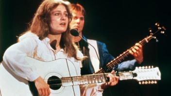 1982: Die deutsche Sängerin Nicole gewinnt mit „Ein bisschen Frieden“ den Grand Prix d’Eurovision. 