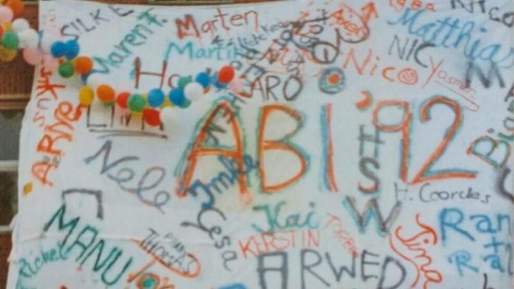 Lang ist‘s her. 25 Jahre nach der Reifeprüfung hat unser Autor jetzt seine Mitschüler getroffen. Lang ist‘s her. 25 Jahre nach der Reifeprüfung hat unser Autor jetzt seine Mitschüler getroffen.