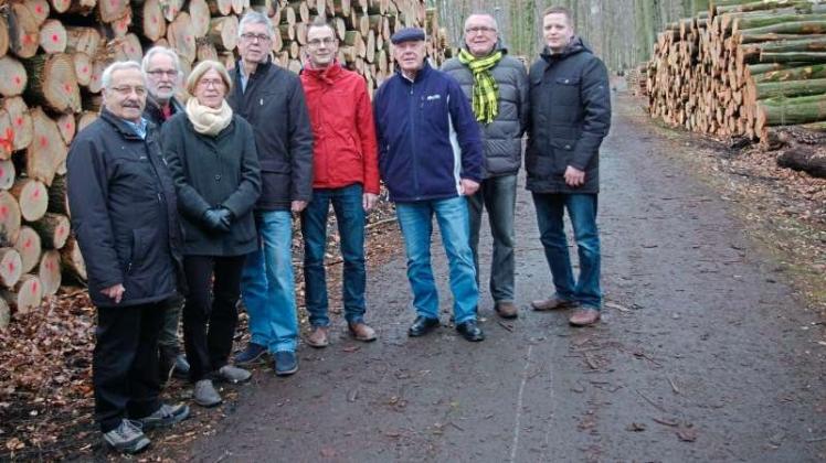Die Bad Iburger SPD-Fraktion besichtigte jetzt zusammen mit ihren beratenden Mitgliedern das Gelände für die Laga im Waldkurpark. 