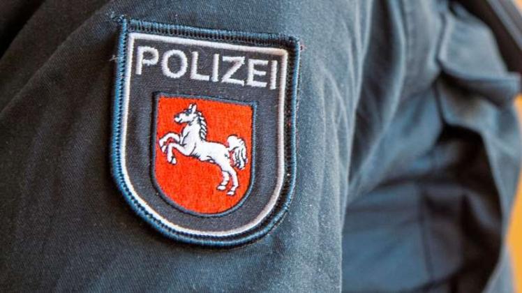 Einen Kontoauszugsdrucker hat ein Mann in einer Bankfiliale in Celle als Urinal missbraucht und so stark beschädigt, dass er ausgetauscht werden musste. Das hat die Polizei ermittelt. 