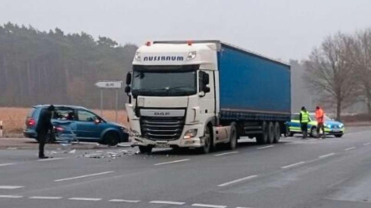 Unfall Auf B 70 In Dörpen Zwischen Auto Und | NOZ