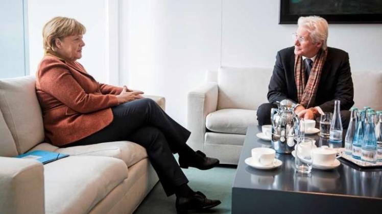 Berlinale 2017: Bundeskanzlerin Angela Merkel plaudert am Rande der Berlinale 2017 mit dem Filmstar Richard Gere. 