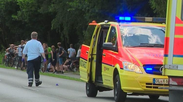 Ein 14-jähriger Schüler ist am Montag gegen 13 Uhr bei einem Unfall in Hatten auf der Munderloher Straße tödlich verletzt worden. 