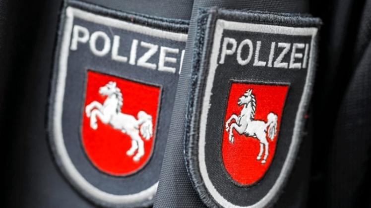 Ein 80 Jahre alter Autofahrer hat beim Ausparken von einem Grundstück an der Bremer Straße eine weitere Verkehrsteilnehmerin übersehen. Die Autofahrerin zum Zusammenstoß wurde leicht verletzt. Symbolfoto: David Ebener Ein 80 Jahre alter Autofahrer hat beim Ausparken von einem Grundstück an der Bremer Straße eine weitere Verkehrsteilnehmerin übersehen. Die Autofahrerin zum Zusammenstoß wurde leicht verletzt. Symbolfoto: David Ebener