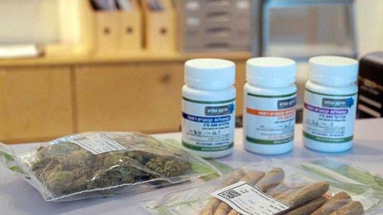 Cannabis als Medizin in verschiedenen Darreichungsformen - gesehen in einer Klinik in Tel Aviv. Foto: Alexandra Rojkov/Archiv