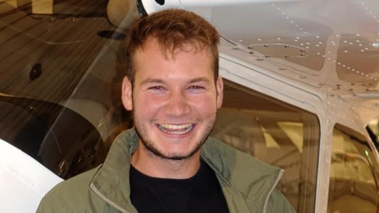 Der 20-jährige Jan Hagmann aus Bad Saulgau freute sich über den ersten Preis beim Young Pilot Award des Atlas Airfield. 