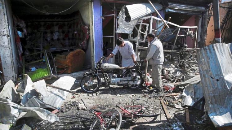 Bild der Zerstörung in Kabul: Bei der Explosion einer Autobombe in der afghanischen Hauptstadt sind mindestens 24 Menschen getötet worden. 