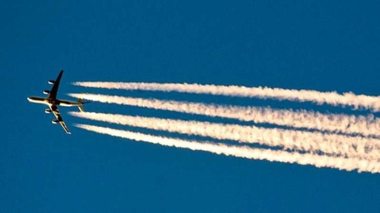 Kondensstreifen gelten jetzt als Wolken  ganz