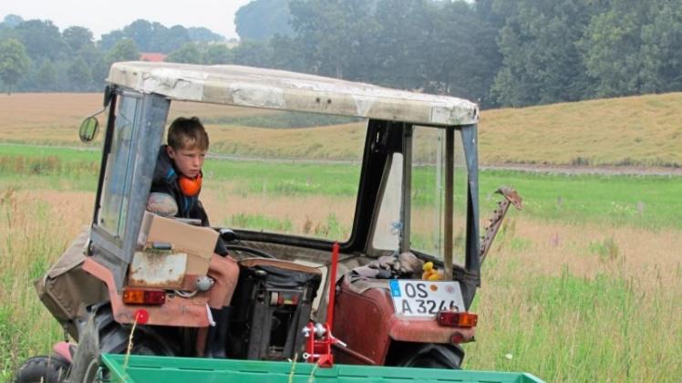 Alteisen: Der BUND- Trecker ist von der Naturschutzstiftung gefördert worden- extensive Wiesen vertragen keine großen Schlepper. 
