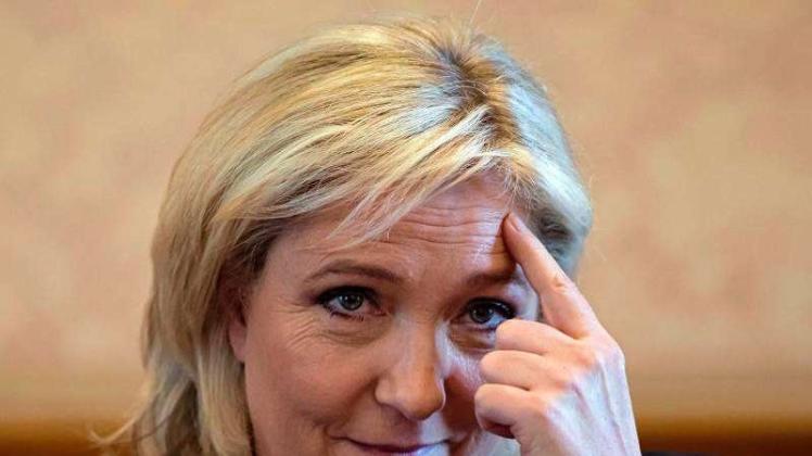 Die französische Rechtspopulistin Marine Le Pen hält die Vorwürfe wegen Scheinbeschäftigung zweier Vertrauter für eine „politische Intrige“. Foto: Ian Langsdon