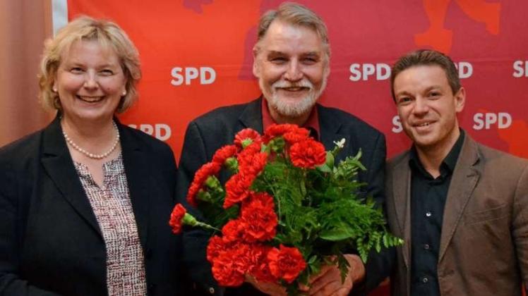 Karin Logemann, SPD-Abgeordnete aus der Wesermarsch, und der Delmenhorster SPD-Landtagskandidat Deniz Kurku (rechts) wollen in Hannover gut mit Axel Brammer zusammenarbeiten. 
