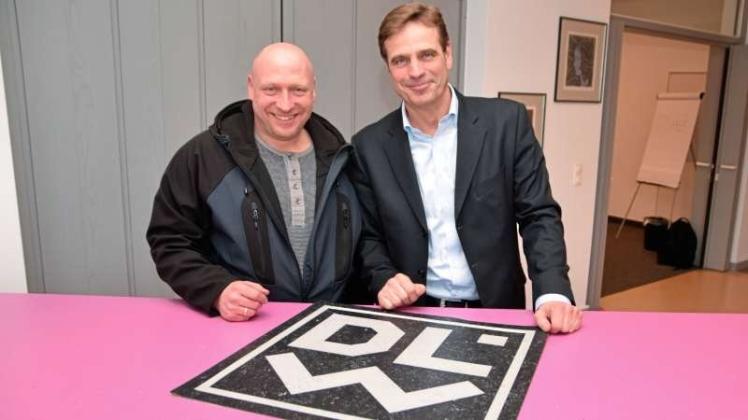 Betriebsrat Frank Heyna (links) und Hans-Norbert Topp, seit 1. März Vorsitzender der Geschäftsführung, nach der Mitarbeiterversammlung. 