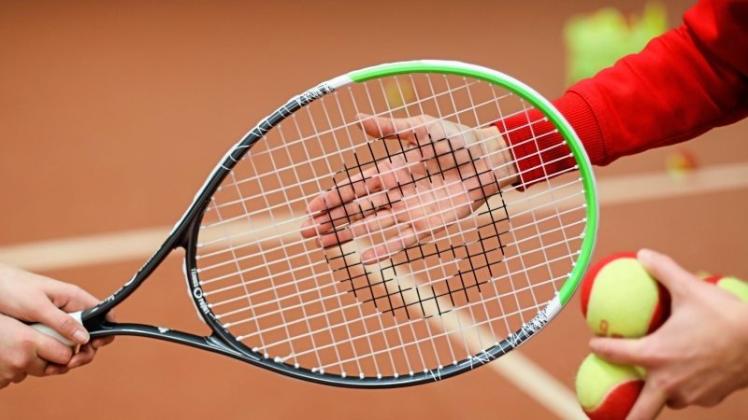 Die Fraktionen im Ganderkeseer Rat wollen gemeinsam mit dem Tennisverein Lösungen suchen, damit es weiterhin Tennissport im Ort gibt. Symbolfoto: Michael Gründel