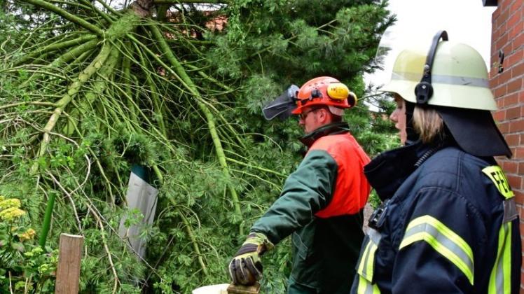 An die Straße Im Winkel ist am Freitagmittag die Feuerwehr mit Alarm ausgerückt. An die Straße Im Winkel ist am Freitagmittag die Feuerwehr mit Alarm ausgerückt.