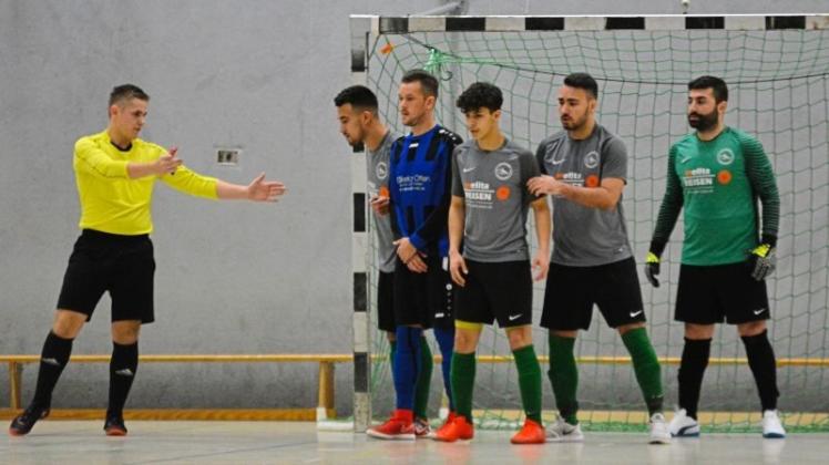 Futsal-Debütanten: der KSV Hicretspor Delmenhorst und der TuS Döhlen beim Qualifikationsturnier in Ganderkesee. 
