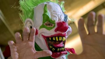 Welche Kostüme werden an Halloween gern getragen? In diesem Jahr liegen Clown-Kostüme auch wegen der Verfilmung des Stephen-King-Romans „Es“ im Trend. 