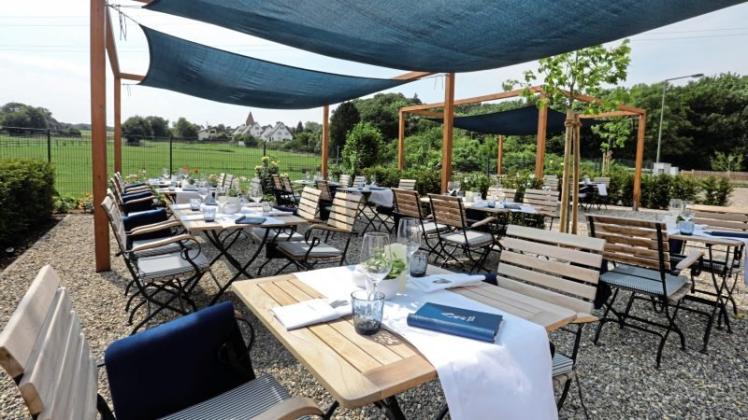 Die neue Antonius-Sommerterrasse des Hauses Rahenkamp in Voxtrup mit Ausblick auf das Umland und die Antonius-Kirche hat für die Gäste seit Mai 2017 geöffnet. 